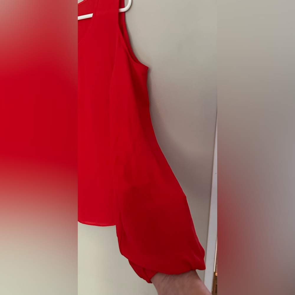 ROSE & OLIVE size XL, Elegant Red, Cold Shouldered, Long Sleeved Top. NWT! - Picture 3 of 7